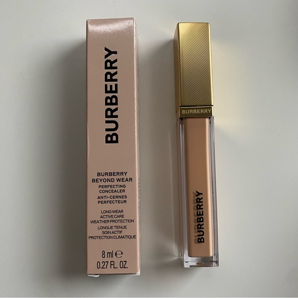 [NWT] Burberry Beyond Wear Perfecting Concealer in 70 Medium Neutral